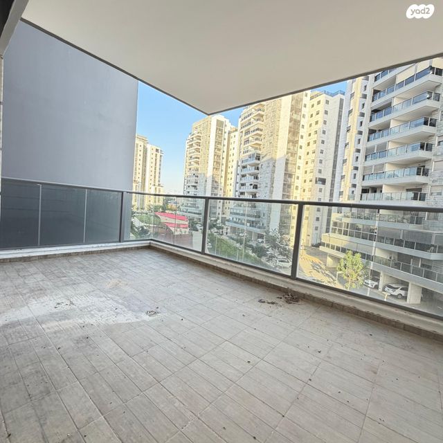 דירה, כרמי הנדיב, אחוזת רוטנר, קרית מלאכי