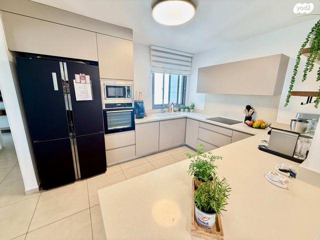 דירה, הרב שלמה מכלוף אורגד, כוכב הצפון, נתניה