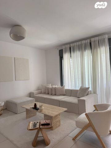 ניסים אלוני 