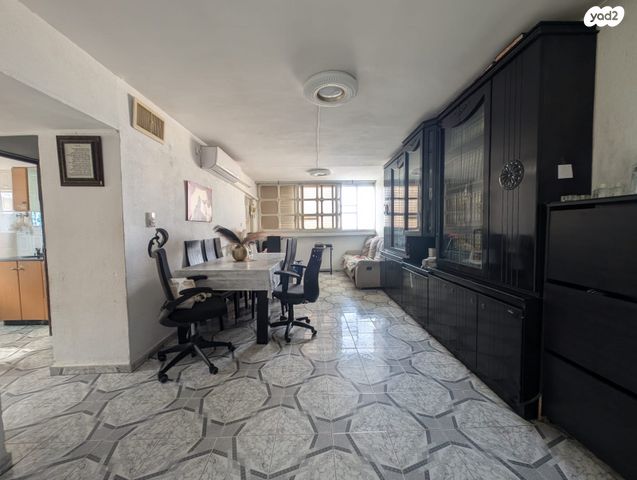 יצחק בן צבי 22