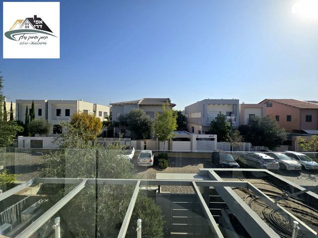 דו משפחתי, שושנת העמקים 25, רמת אמיר, קדימה צורן