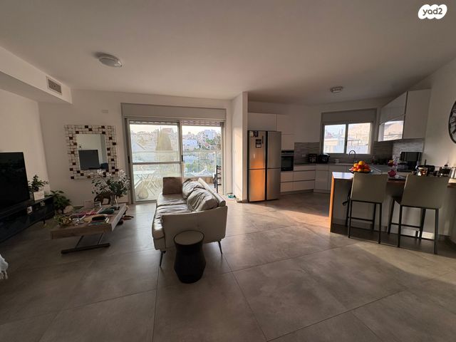 דירה, דרך דון יצחק אברבנאל 9, רמת אפרים, נתניה