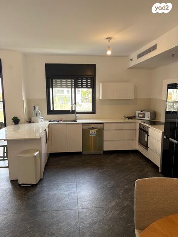 דירה, דרך התקווה 11, גני תקווה