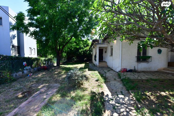 מגרשים, יצחק שדה, קרית אונו