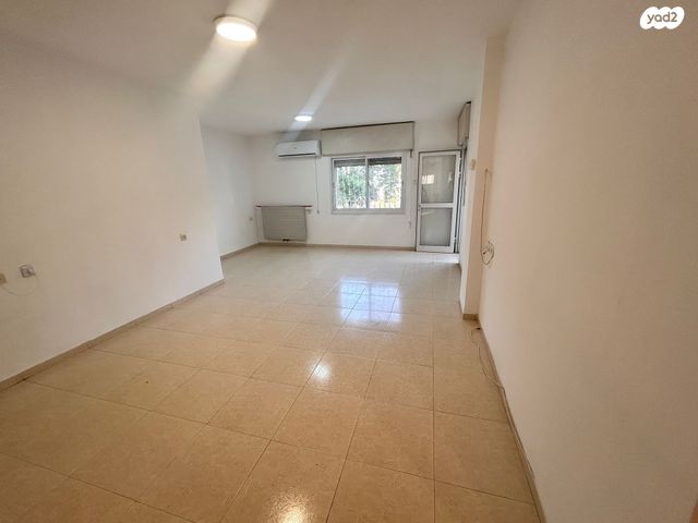 דירה, אברהם דוד ליכטמן, פסגת זאב, ירושלים