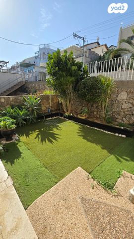 דו משפחתי, רקפת, טבריה