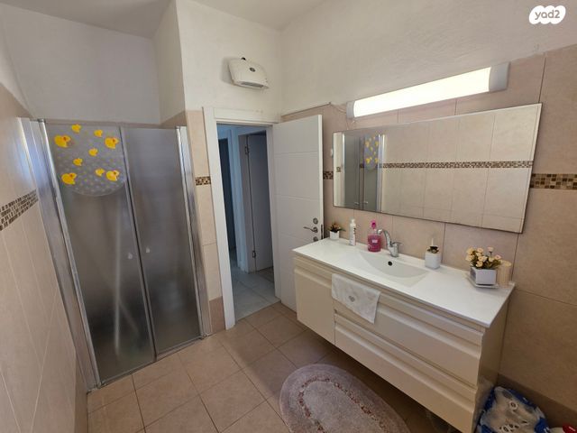 דופלקס, לוי אשכול, כהן, טירת כרמל