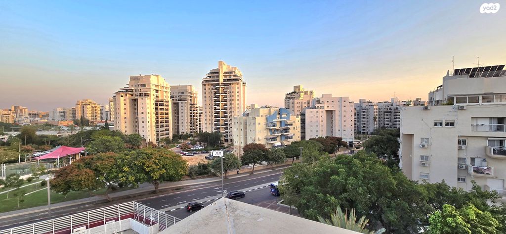 גג/ פנטהאוז, יוסף אהרונוביץ' 94, ג'סי כהן, חולון