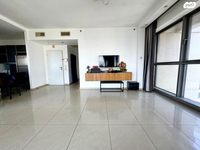 דירה, הרי הגלעד, בורסה, רמת גן