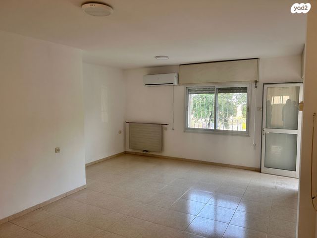 דירה, אברהם דוד ליכטמן, פסגת זאב, ירושלים