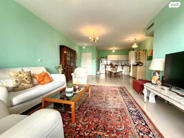 דירה, החורש, חריש