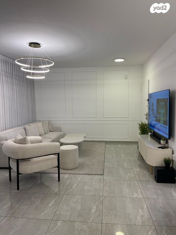 קרית האמנים, מצליח