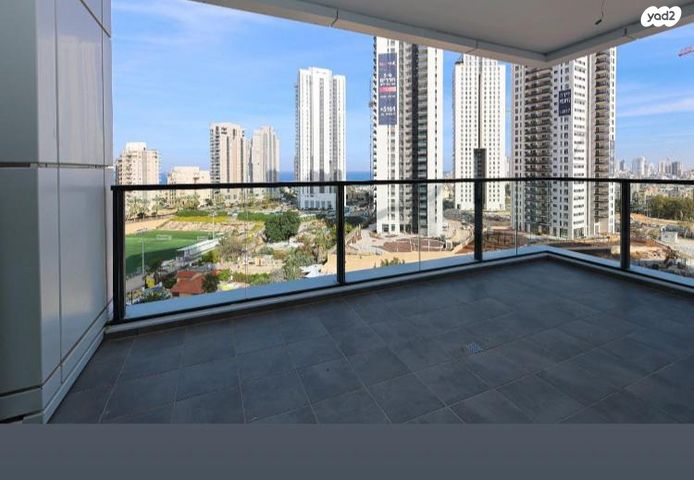 דירה, אמנון ליפקין שחק, נוף הטיילת, נתניה