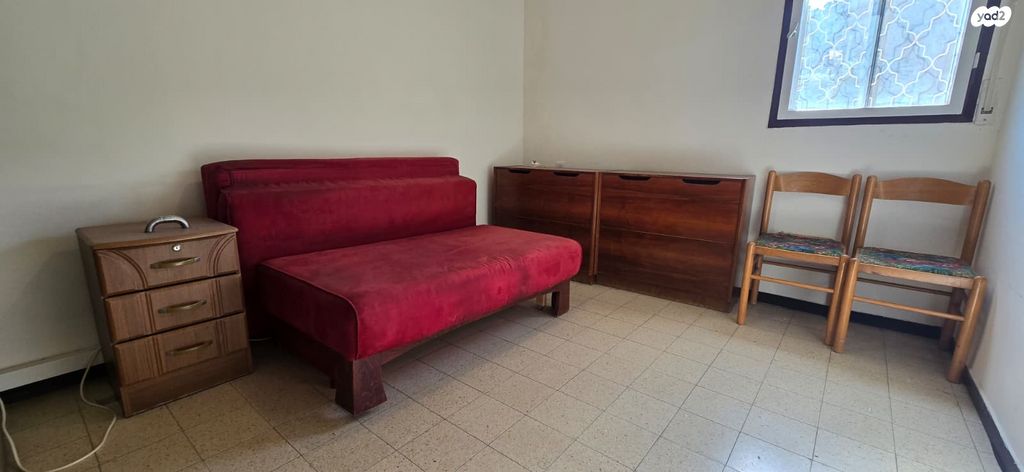 דירה, עובד לדיז'נסקי 10, אושיות, רחובות