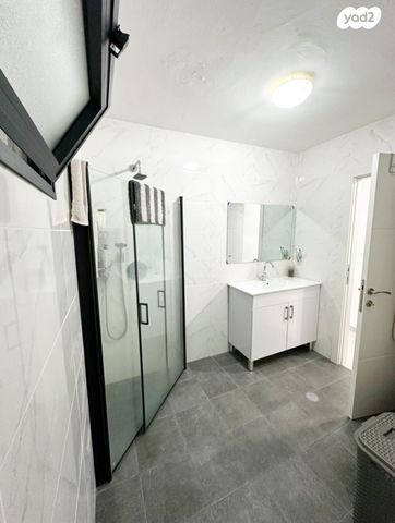 דירה, ז'בוטינסקי, בבא סאלי, נתיבות