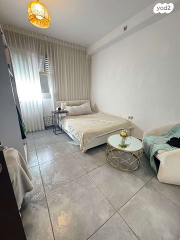 דירה, נחשול, נופרים, ראש העין