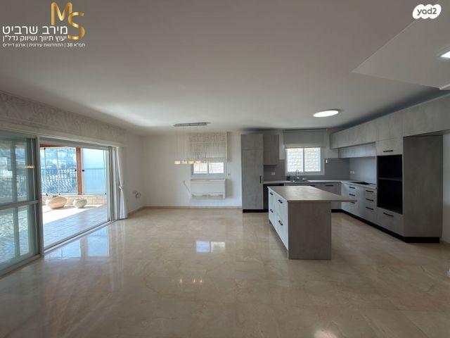 גג/ פנטהאוז, נורית, ורדיה, חיפה