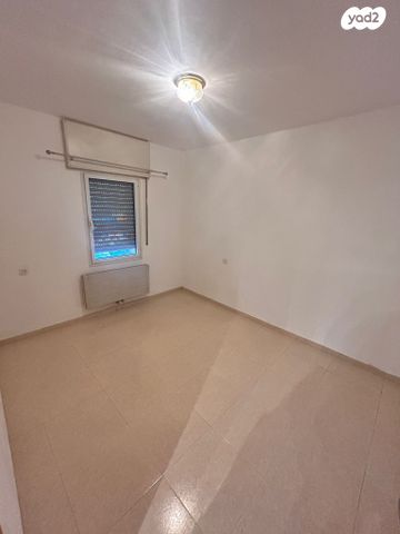 דירה, אברהם דוד ליכטמן, פסגת זאב, ירושלים