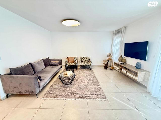 דירה, הרב שלמה מכלוף אורגד, כוכב הצפון, נתניה