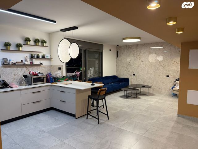 דירה, קטיף, נתיבות מערב, נתיבות