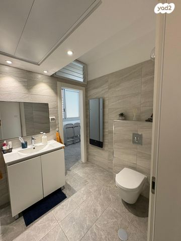 דירה, דרך דון יצחק אברבנאל 9, רמת אפרים, נתניה