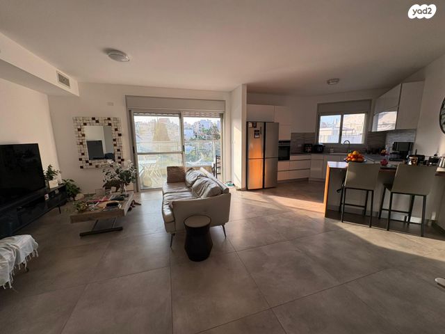 דירה, דרך דון יצחק אברבנאל 9, רמת אפרים, נתניה