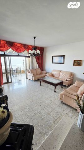 דו משפחתי, רקפת, טבריה