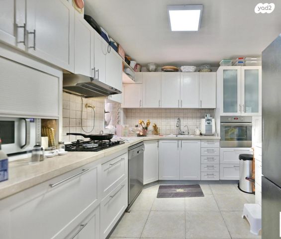 דירה, כפר סבא