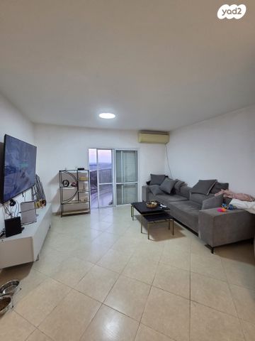 דירה, נחום שריג, באר שבע