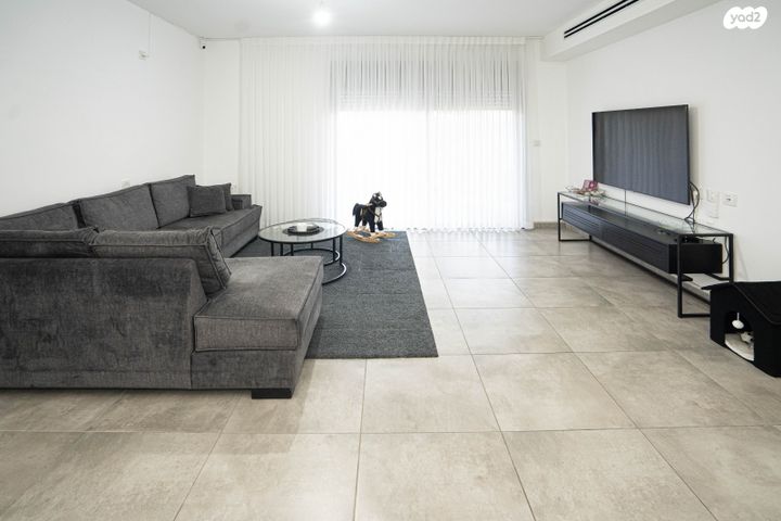 דירת גן, אהבת אדם 90, שרונה, כפר יונה