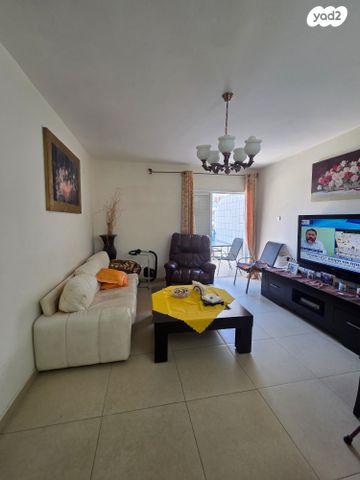 דירה, יהוד מונוסון