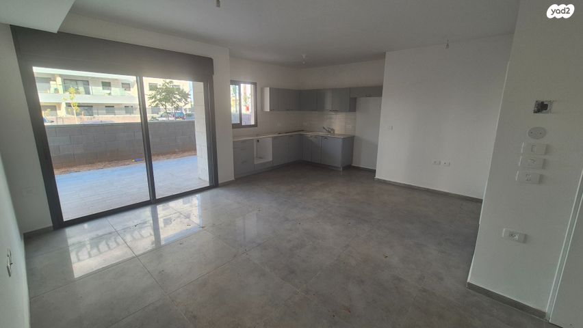 דירת גן, אדמונית, גני אביב, לוד