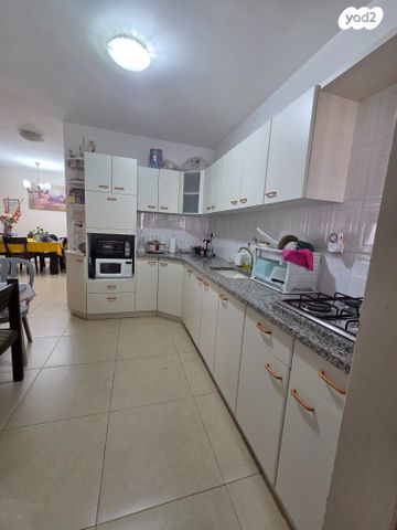 דירה, יהוד מונוסון