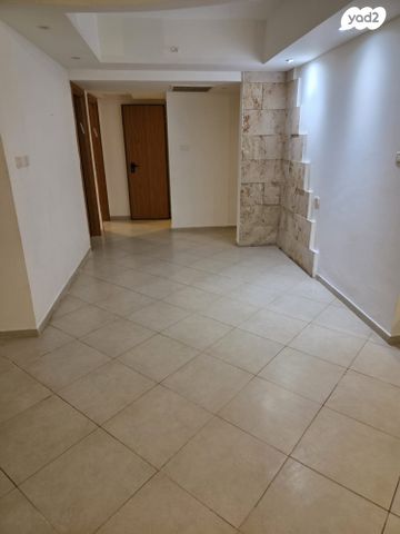 דירה, רחבעם זאבי, באר שבע