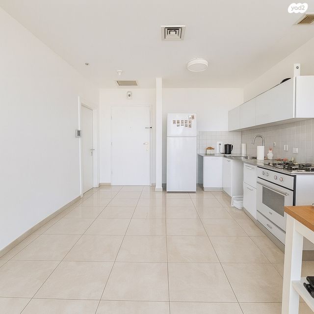 דירה, דרך מנחם בגין 160, מונטיפיורי, הרכבת, תל אביב יפו