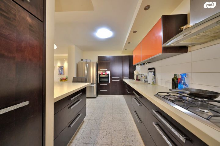 דירה, מנחם בגין 16, נווה גנים, קרית מוצקין