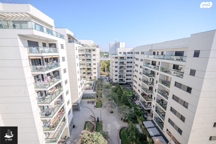 גג/ פנטהאוז, לה גווארדיה 5, מונטיפיורי, הרכבת, תל אביב יפו