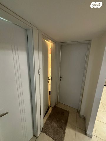 דופלקס, הרב דנגור, בני ברק