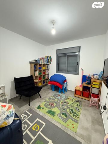 דירה, יגאל אלון 4, המרכז האזרחי, רמלה