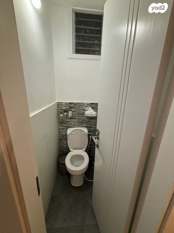 דופלקס, הרב דנגור, בני ברק