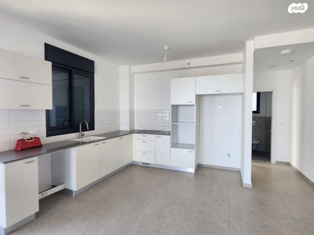 דירה, נעמי שמר, דרום חדש, פארק הים, בת ים