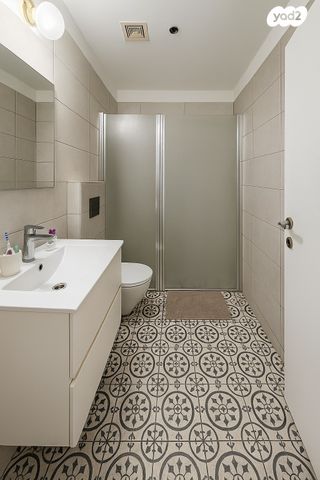 דירה, דרך מנחם בגין 160, מונטיפיורי, הרכבת, תל אביב יפו