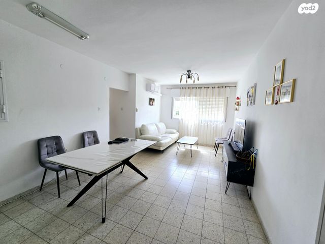 דירה, יסמין 22, האירוסים, כרמיאל