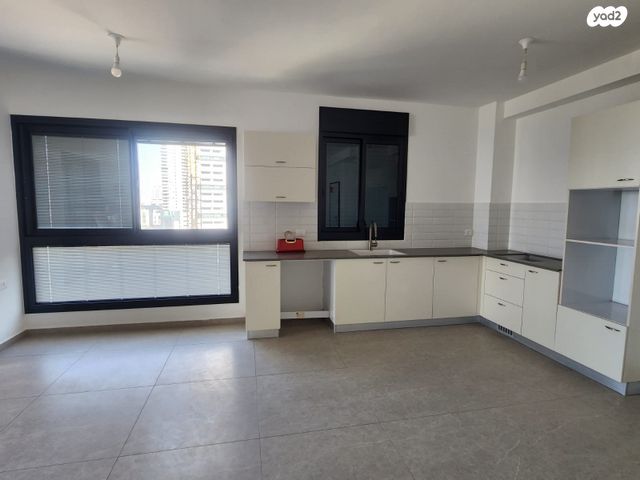 דירה, נעמי שמר, דרום חדש, פארק הים, בת ים