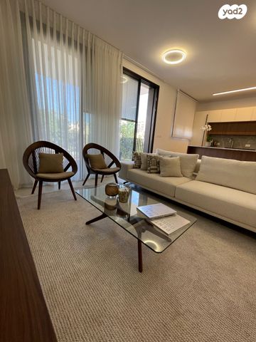 דירה, אלון, רמת השרון