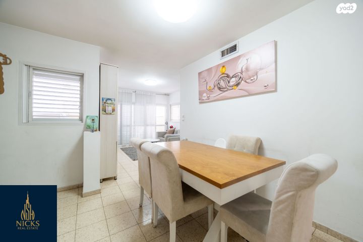 סמטת היסמין 9