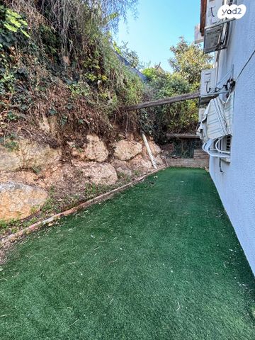 דירת גן, חוחית, צוותא ב, אלפי מנשה