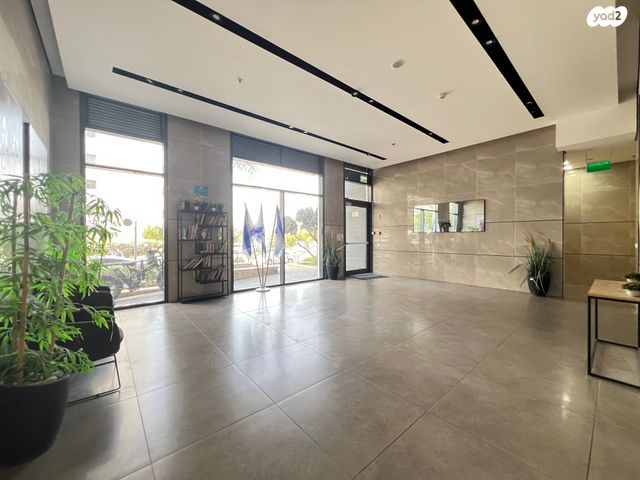 דירה, דליה רביקוביץ', פסגות אפק, ראש העין