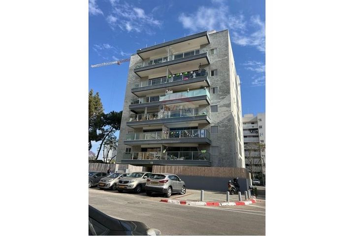 דירה, מעפילי אגוז 24, נווה חן, תל אביב יפו