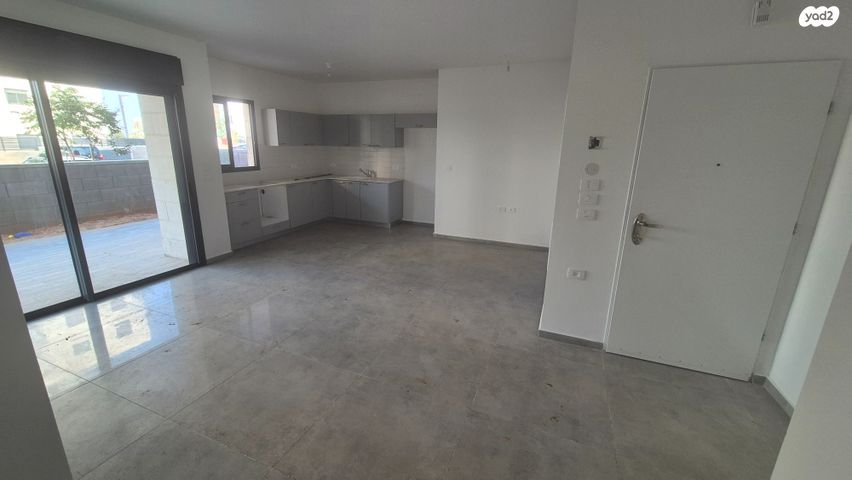 דירת גן, אדמונית, גני אביב, לוד